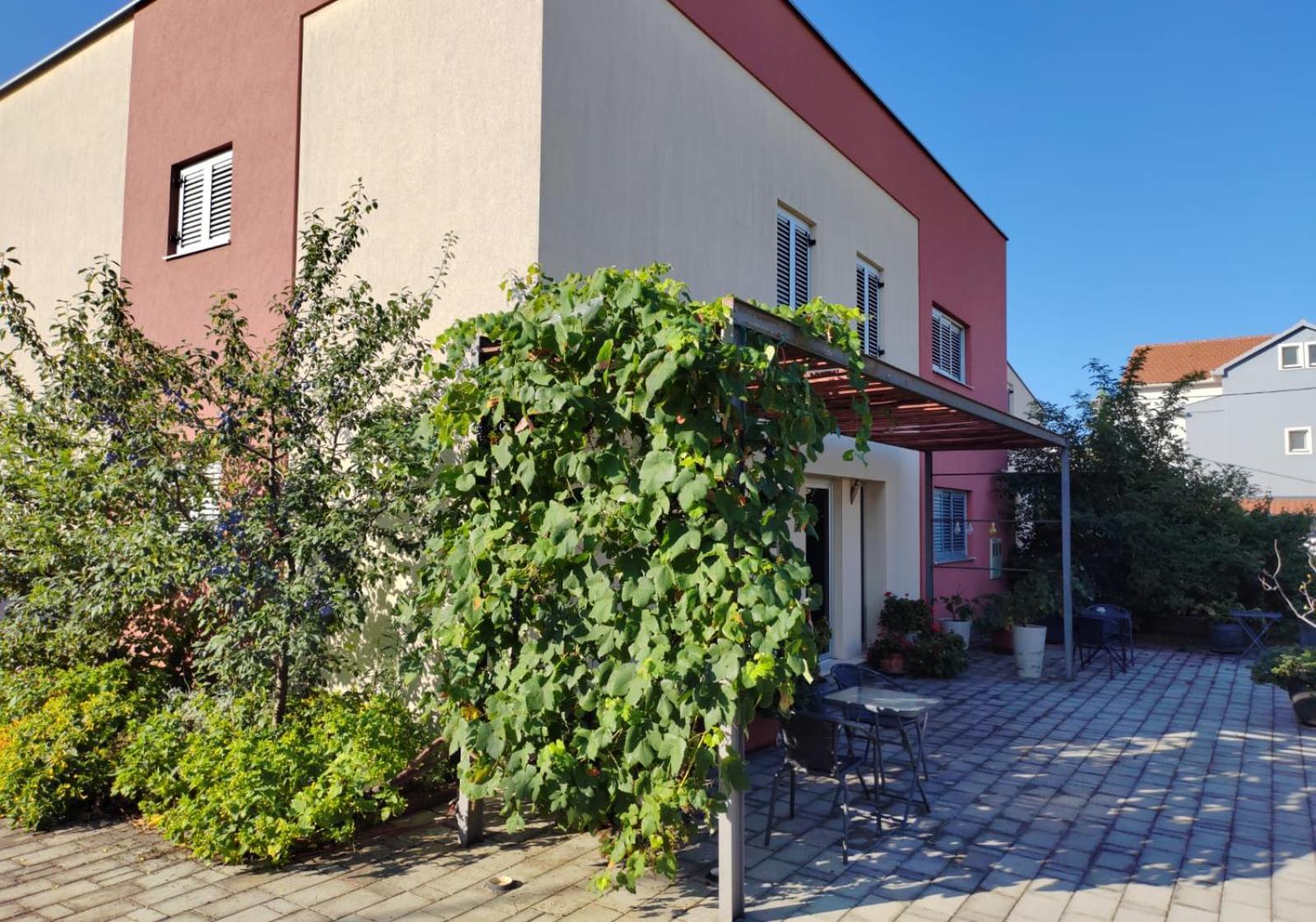 A-mol Apartment